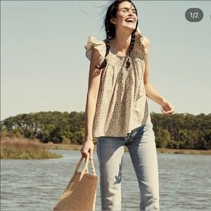 Doen April Top in green summer nectar size medium